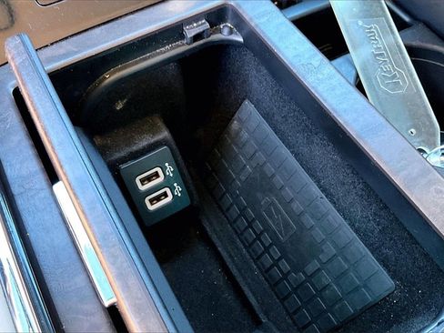 Used 2019 Lincoln Navigator Select image 32