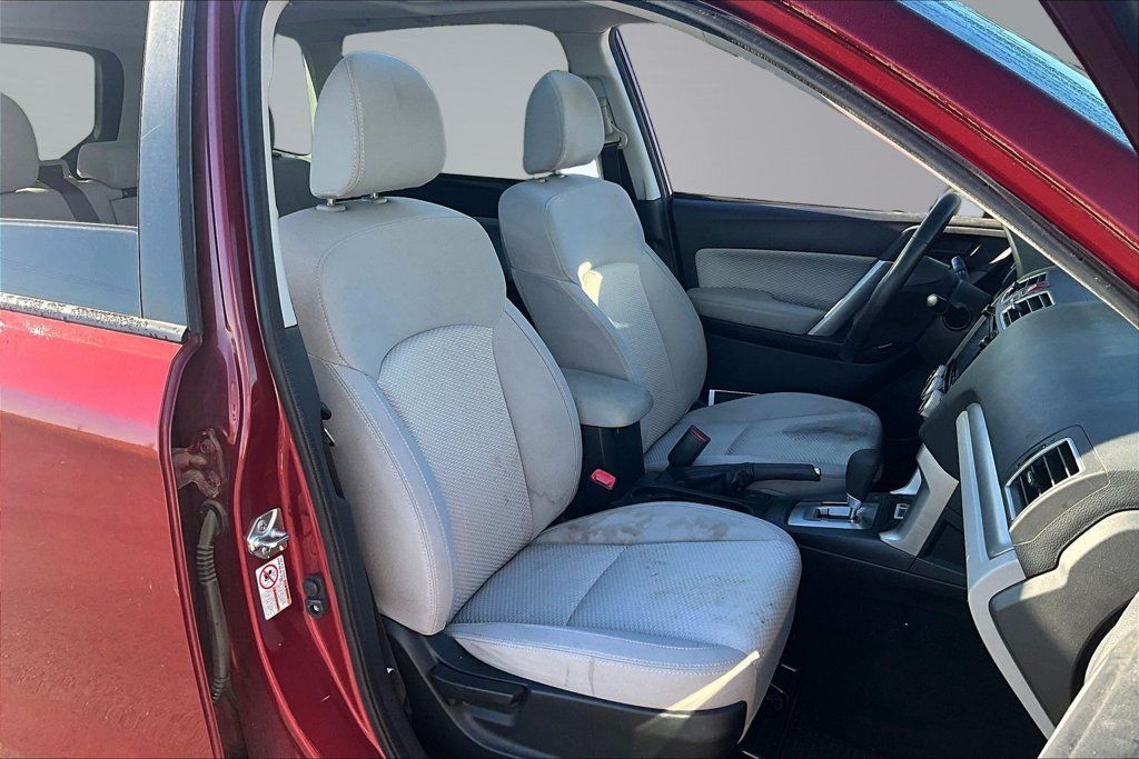 Used 2017 Subaru Forester 2.5i Premium AWD/4WD image 30