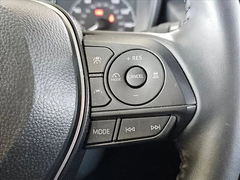 Used 2024 Toyota Corolla Cross SE image 9