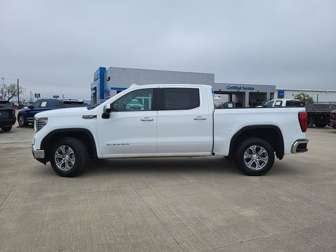 Used 2025 GMC Sierra 1500 SLT image 9