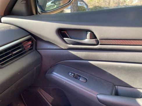 Used 2024 Nissan Altima 2.5 S image 18