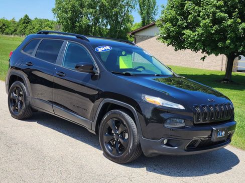 Used 2015 Jeep Cherokee Latitude w/ Cold Weather Group AWD/4WD image 2
