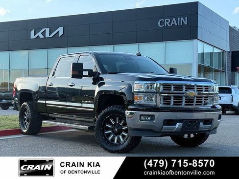 Used 2015 Chevrolet Silverado 1500 LTZ Z71 w/ LTZ Plus Package RWD image 1