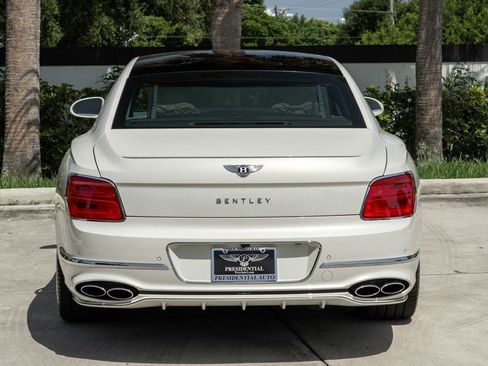 Used 2023 Bentley Flying Spur V8 AWD/4WD image 6