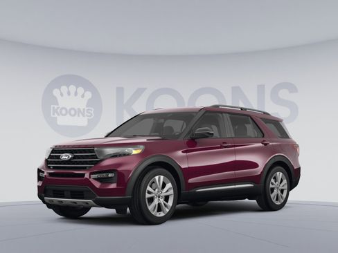 Used 2022 Ford Explorer XLT w/ Equipment Group 202A AWD/4WD image 1