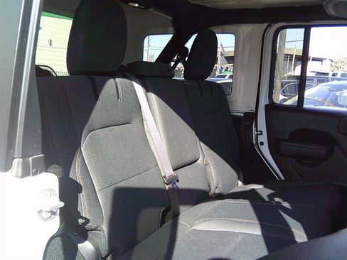 Used 2024 Jeep Wrangler Unlimited AWD/4WD image 20
