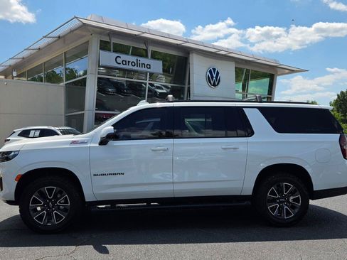 Used 2023 Chevrolet Suburban Z71 w/ Luxury Package AWD/4WD image 2