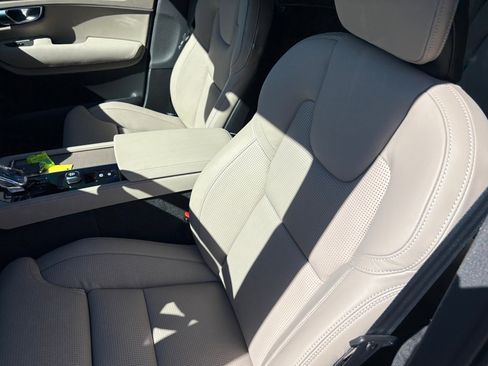 New 2026 Volvo XC90 B6 Ultra w/ Protection Package Premier image 18