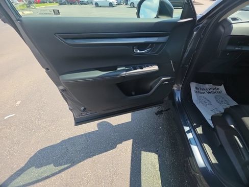 Used 2025 Honda CR-V LX image 13