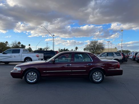 Used 2006 Mercury Grand Marquis GS image 2