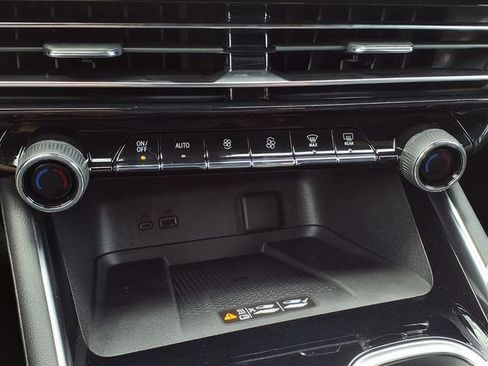 New 2026 Chevrolet Traverse Z71 AWD/4WD image 17