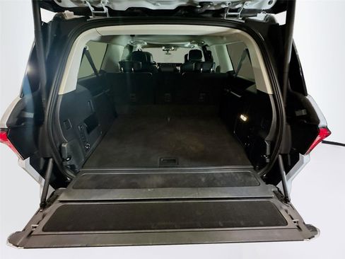 Used 2025 Lincoln Navigator L Reserve image 20