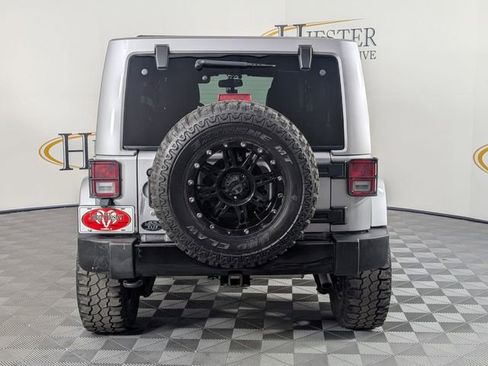 Used 2018 Jeep Wrangler Unlimited Sahara image 6