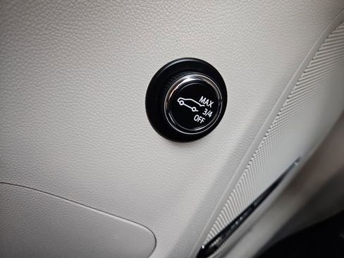 Used 2023 Buick Envision Avenir image 61