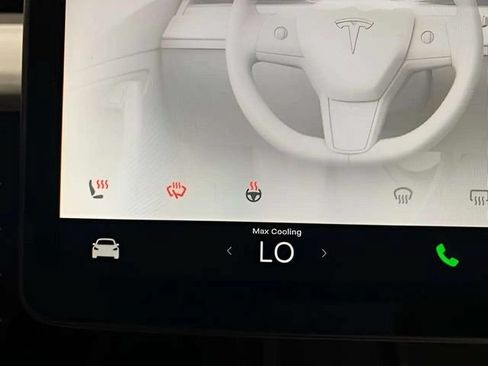 Used 2024 Tesla Model Y 2WD image 74