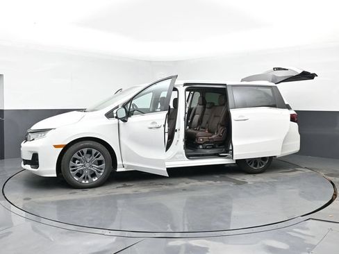 Used 2025 Honda Odyssey Touring image 61