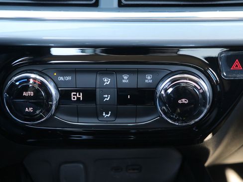 New 2026 Chevrolet Trax LT w/ LPO, Blackout Package image 21