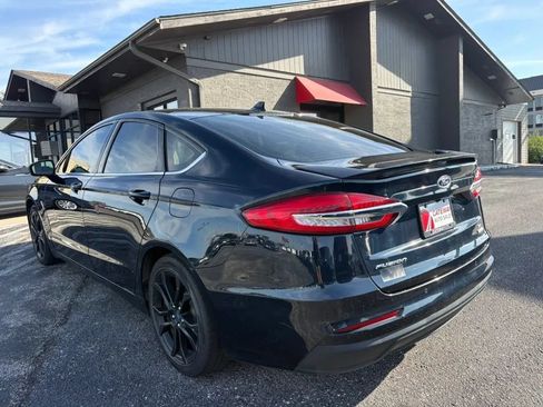 Used 2020 Ford Fusion SE w/ Equipment Group 151A FWD image 3
