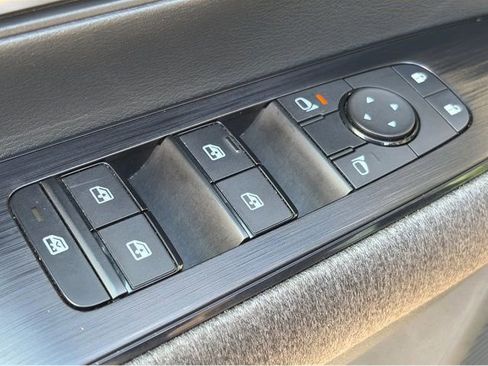 Certified 2025 Nissan Kicks SV FWD image 26