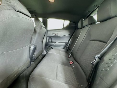 Used 2018 Toyota C-HR XLE FWD image 10