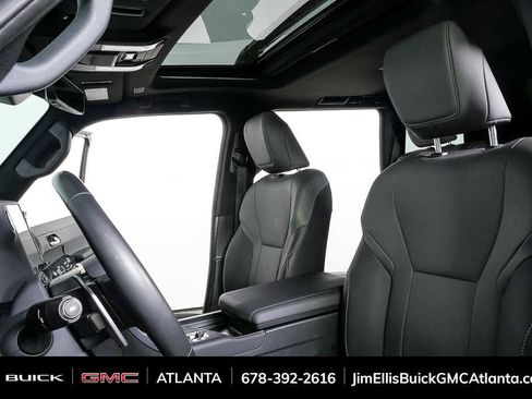 Used 2024 Lexus GX 550 w/ Accessory Package (2T) AWD/4WD image 5