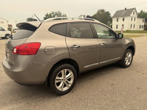 Used 2015 Nissan Rogue S w/ Convenience Package AWD/4WD image 9