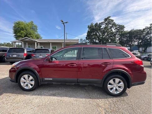Used 2011 Subaru Outback 2.5i Limited AWD/4WD image 4