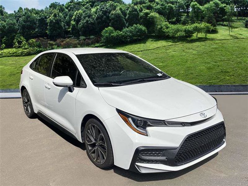 Certified 2022 Toyota Corolla SE image 1
