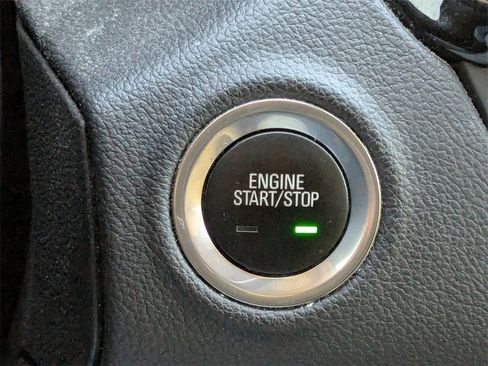 Used 2018 Buick Envision Premium w/ Driver Confidence Package image 32