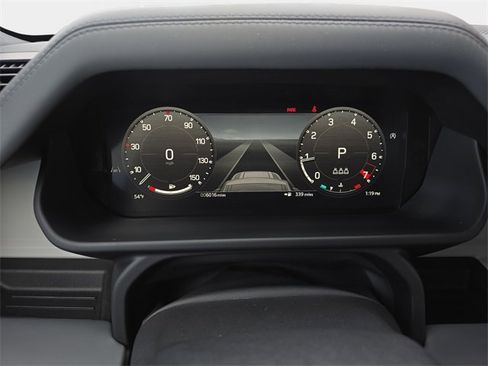 Used 2025 Land Rover Defender 110 S image 21