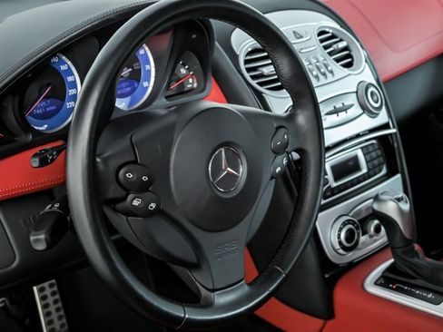 Used 2005 Mercedes-Benz SLR image 28