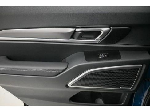 New 2025 Kia Telluride S image 11