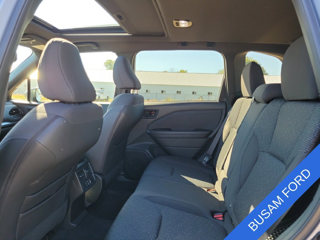 Used 2025 Subaru Forester Premium AWD/4WD image 9