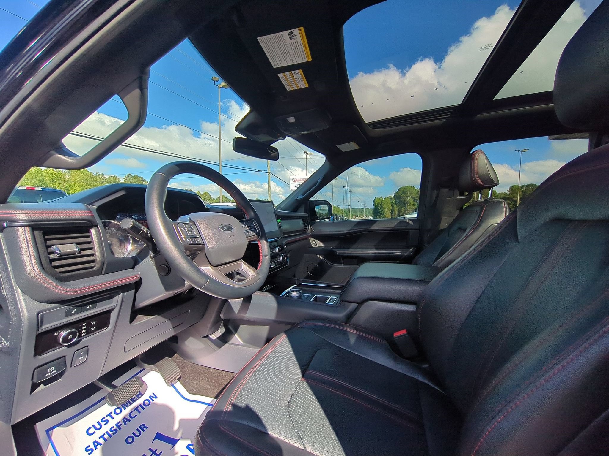 Used 2023 Ford Expedition Limited RWD image 13