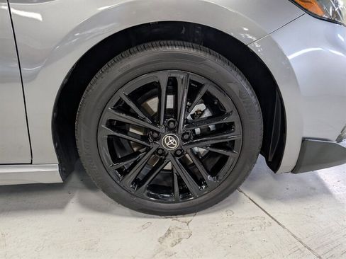 Used 2025 Toyota Camry SE w/ Convenience Package FWD image 12
