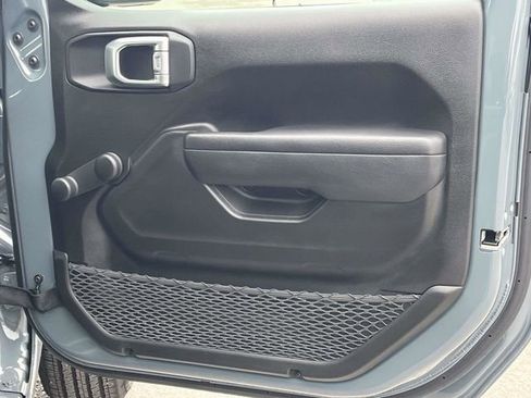 Used 2024 Jeep Wrangler Sport image 23