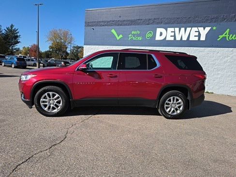 Used 2020 Chevrolet Traverse LT image 2