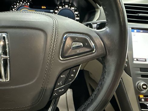 Used 2017 Lincoln MKZ Reserve FWD image 27