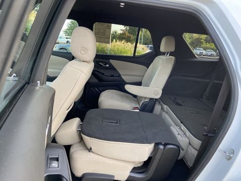 Used 2023 Chevrolet Traverse LT w/ LPO, Cargo Package AWD/4WD image 20
