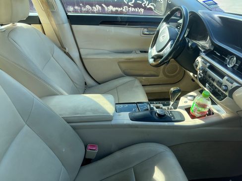 Used 2013 Lexus ES 350 350 w/ Premium Pkg image 6