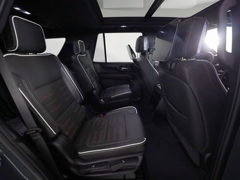 Used 2025 GMC Yukon AT4 Ultimate image 14