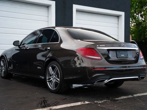 Used 2017 Mercedes-Benz E 300 4MATIC image 6