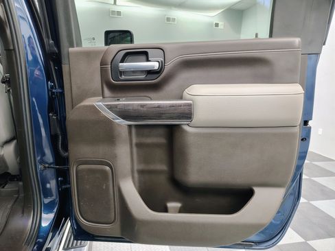 Used 2021 Chevrolet Silverado 2500 LTZ w/ LTZ Premium Package image 38