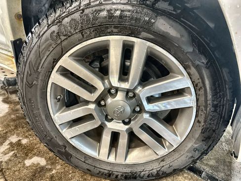 Used 2011 Toyota 4Runner SR5 AWD/4WD image 12