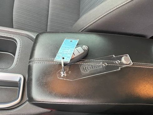 Used 2022 Nissan Sentra SV image 28