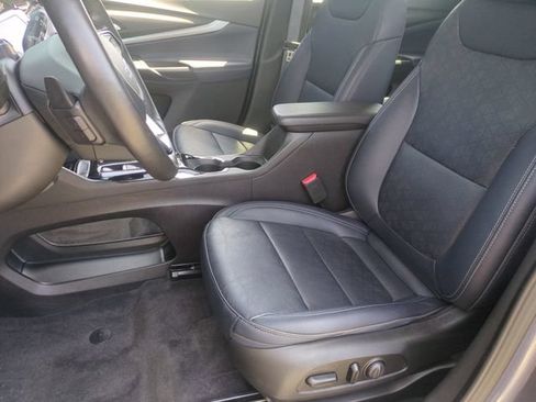 Used 2022 Chevrolet Bolt EUV Premier w/ Launch Edition FWD image 17