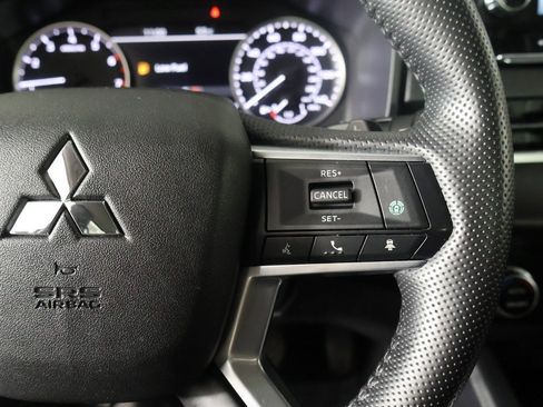 Used 2024 Mitsubishi Outlander SE image 38