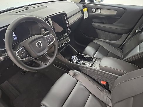 New 2026 Volvo XC40 B5 Plus w/ Protection Package Premier image 18