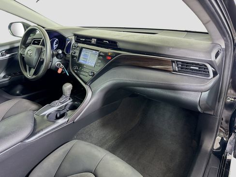 Used 2020 Toyota Camry LE image 29