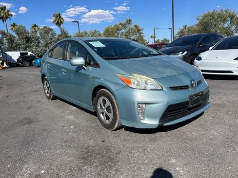 Used 2015 Toyota Prius Two image 3